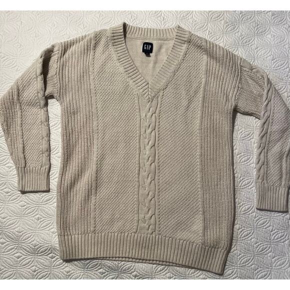 Gap V-neck sweater
Cream colored 
Size small￼ - Picture 3 of 8